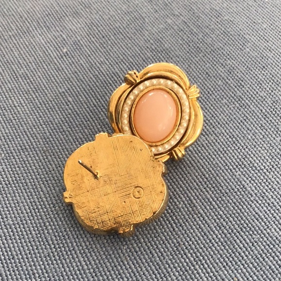 Vintage Inspired Earrings - Picture 2 of 3